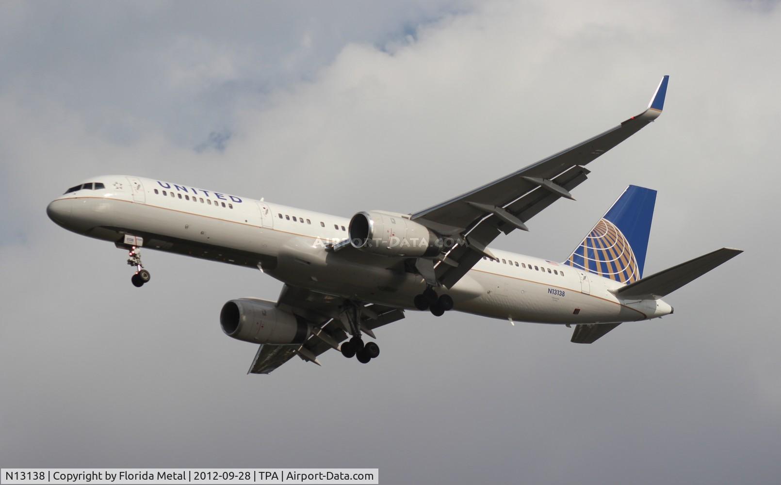 N13138, 1999 Boeing 757-224 C/N 30351, United 757-200