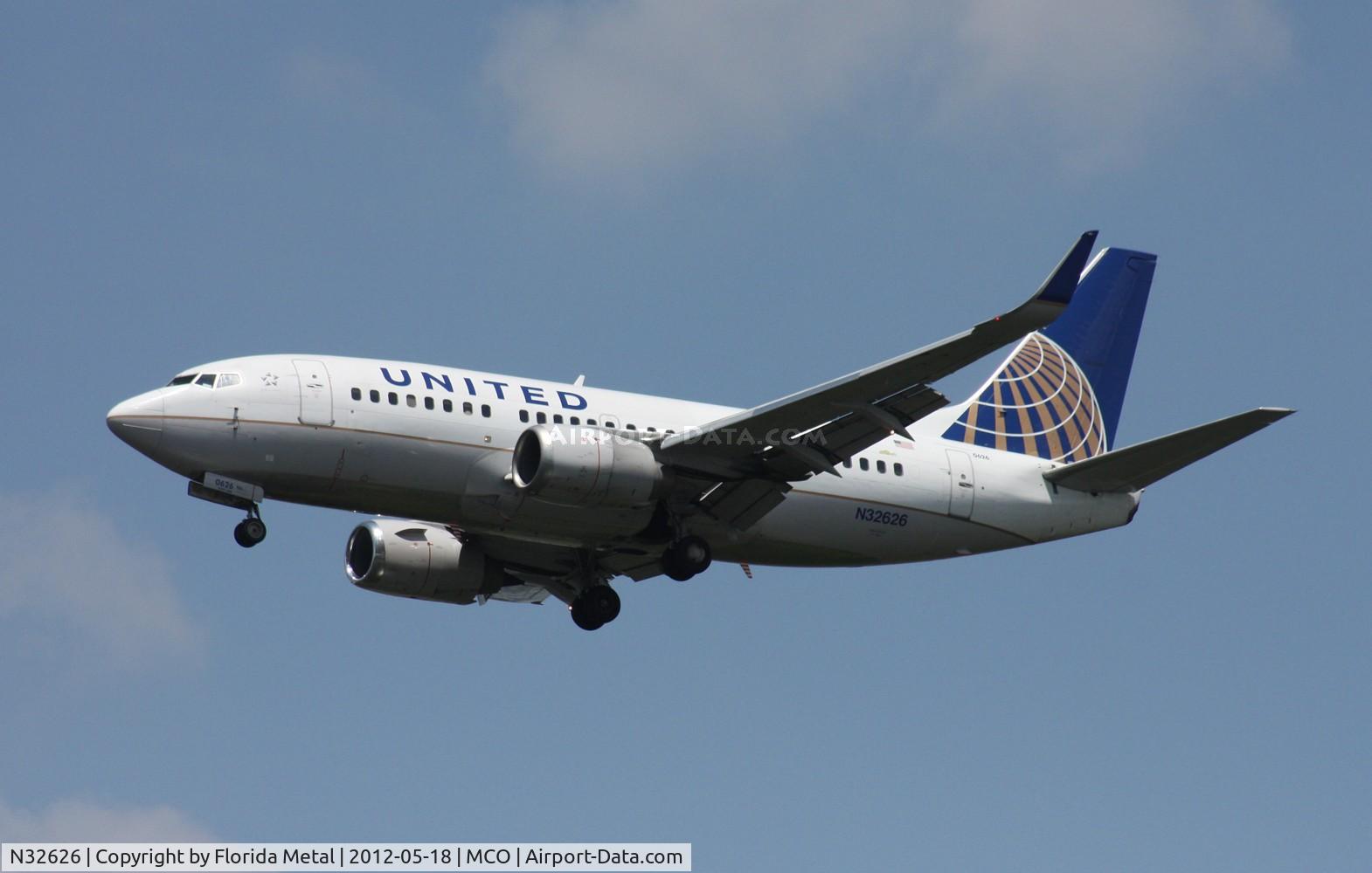 N32626, 1995 Boeing 737-524 C/N 27530, United 737-500