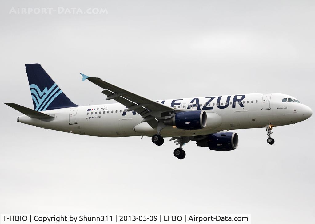F-HBIO, 2007 Airbus A320-214 C/N 3242, Landing rwy 32L in new c/s