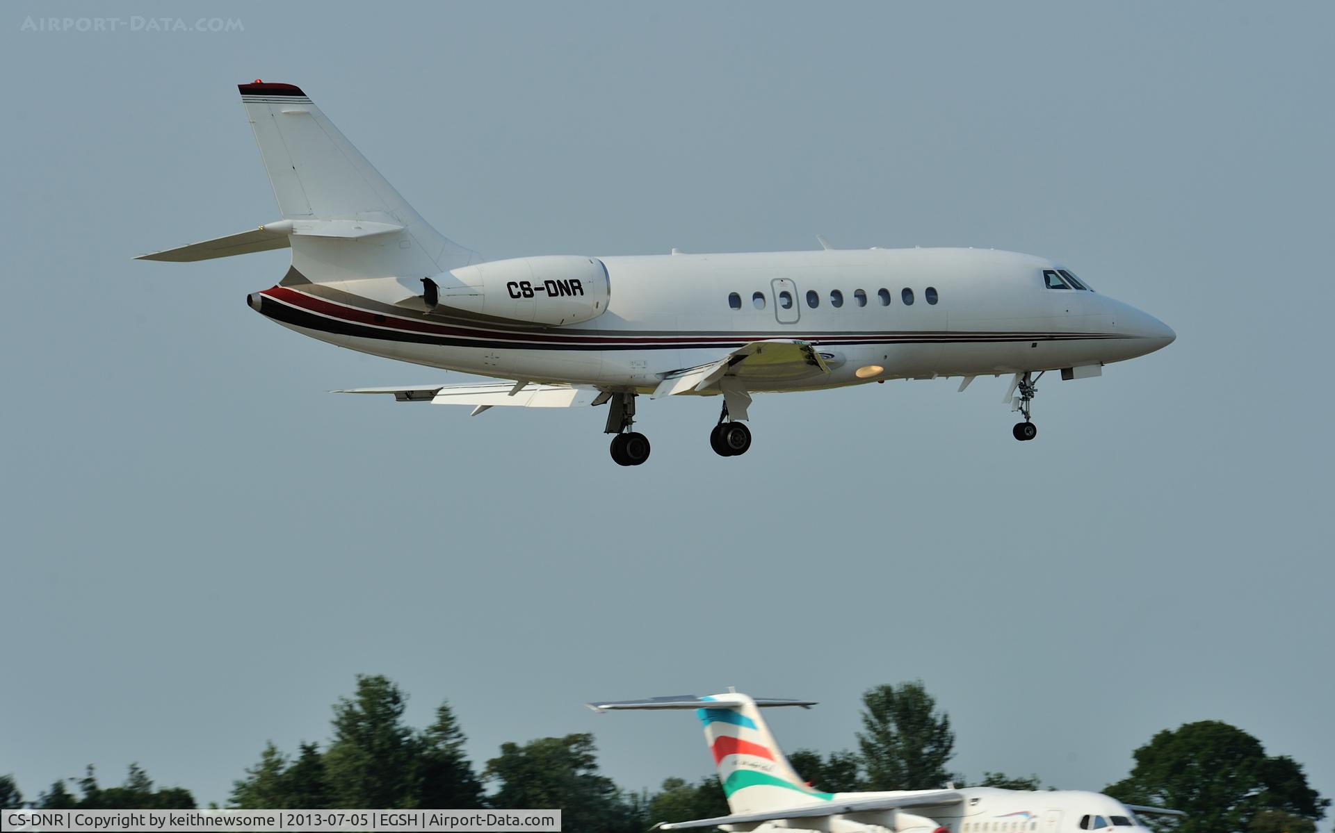 CS-DNR, 2000 Dassault Falcon 2000 C/N 120, Landing onto runway 09.