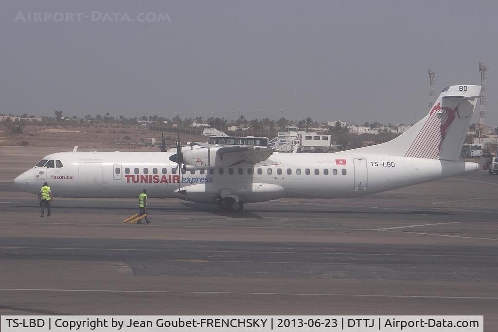 TS-LBD, 2007 ATR 72-212A C/N 756, ready to departure to Tunis