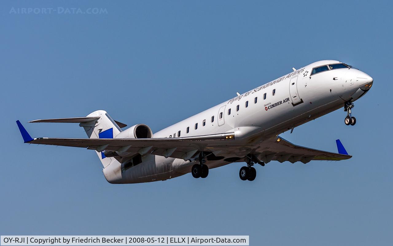OY-RJI, 1995 Canadair CRJ-100LR (CL-600-2B19) C/N 7093, departure from Lux via RW06
