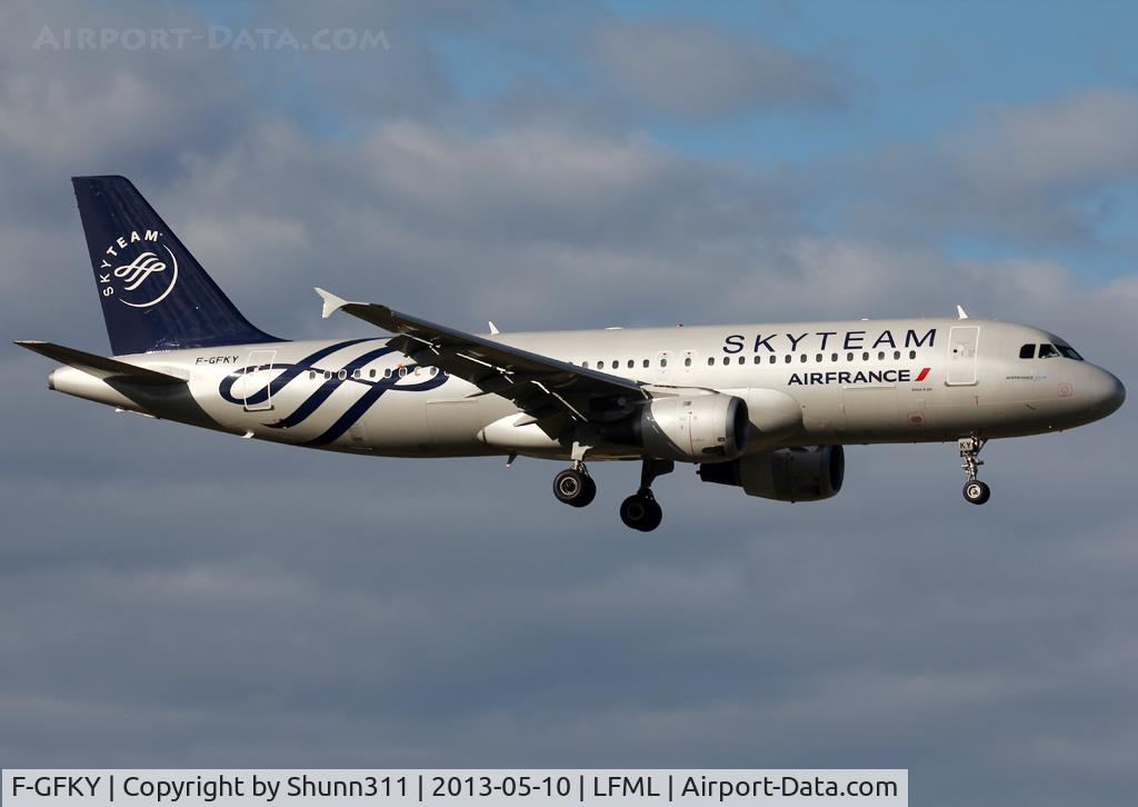 F-GFKY, 1991 Airbus A320-211 C/N 0285, Landing rwy 31R in Skyteam c/s