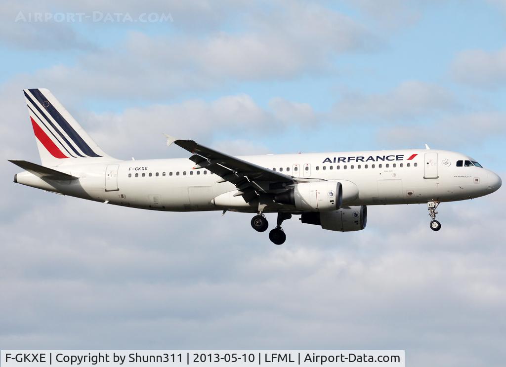 F-GKXE, 2002 Airbus A320-214 C/N 1879, Landing rwy 31R