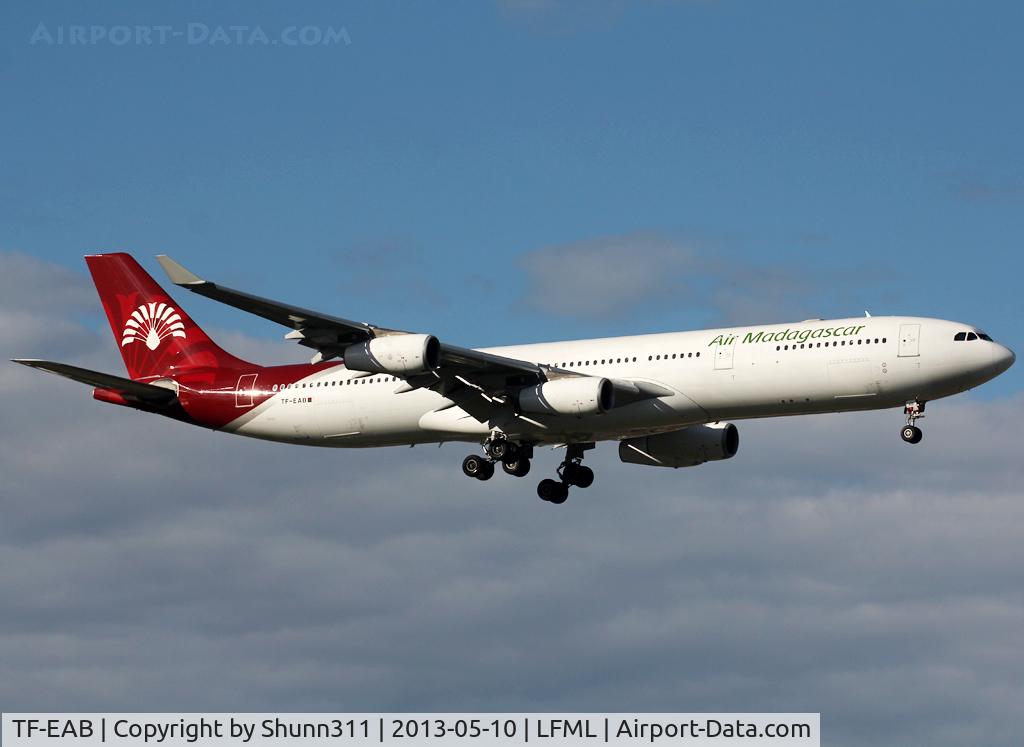 TF-EAB, 1998 Airbus A340-313X C/N 210, Landing rwy 31R