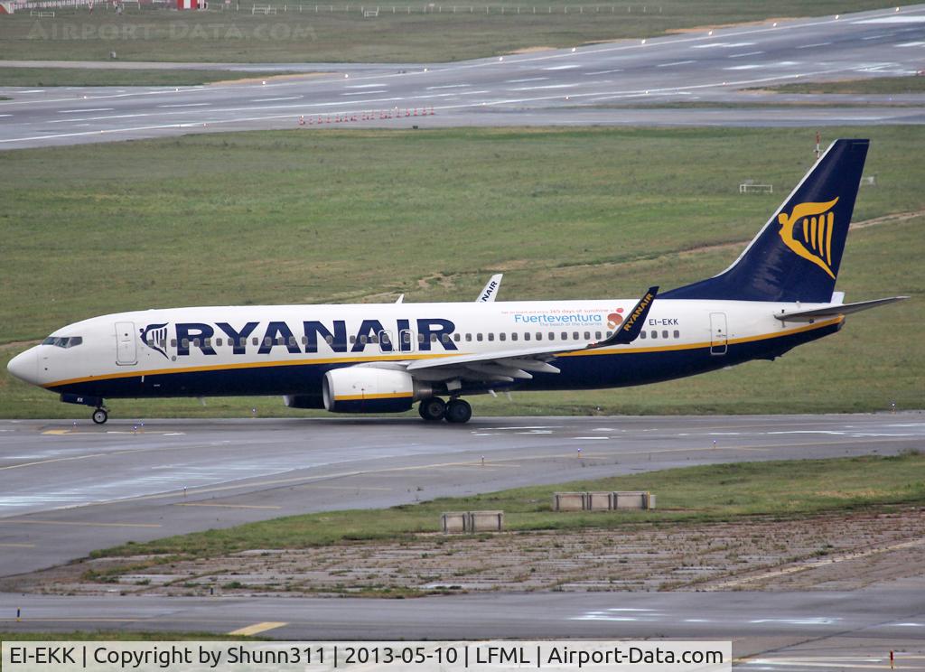 EI-EKK, 2010 Boeing 737-8AS C/N 38500, Lining up rwy 31R for departure with additional Fuerteventura promoting patch...