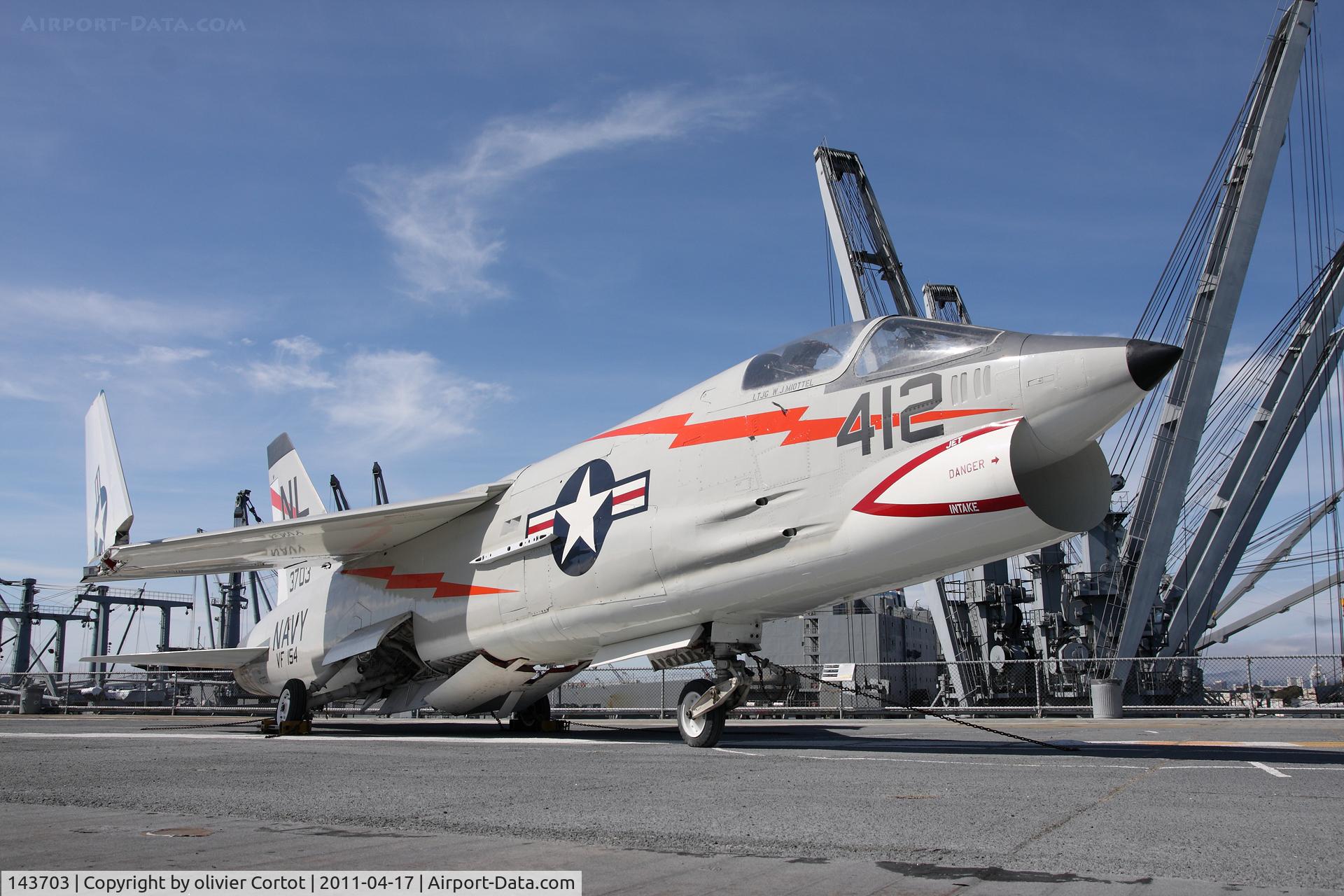 143703, Vought F-8A Crusader C/N Not found 143703, USS Hornet museum, a place to see !