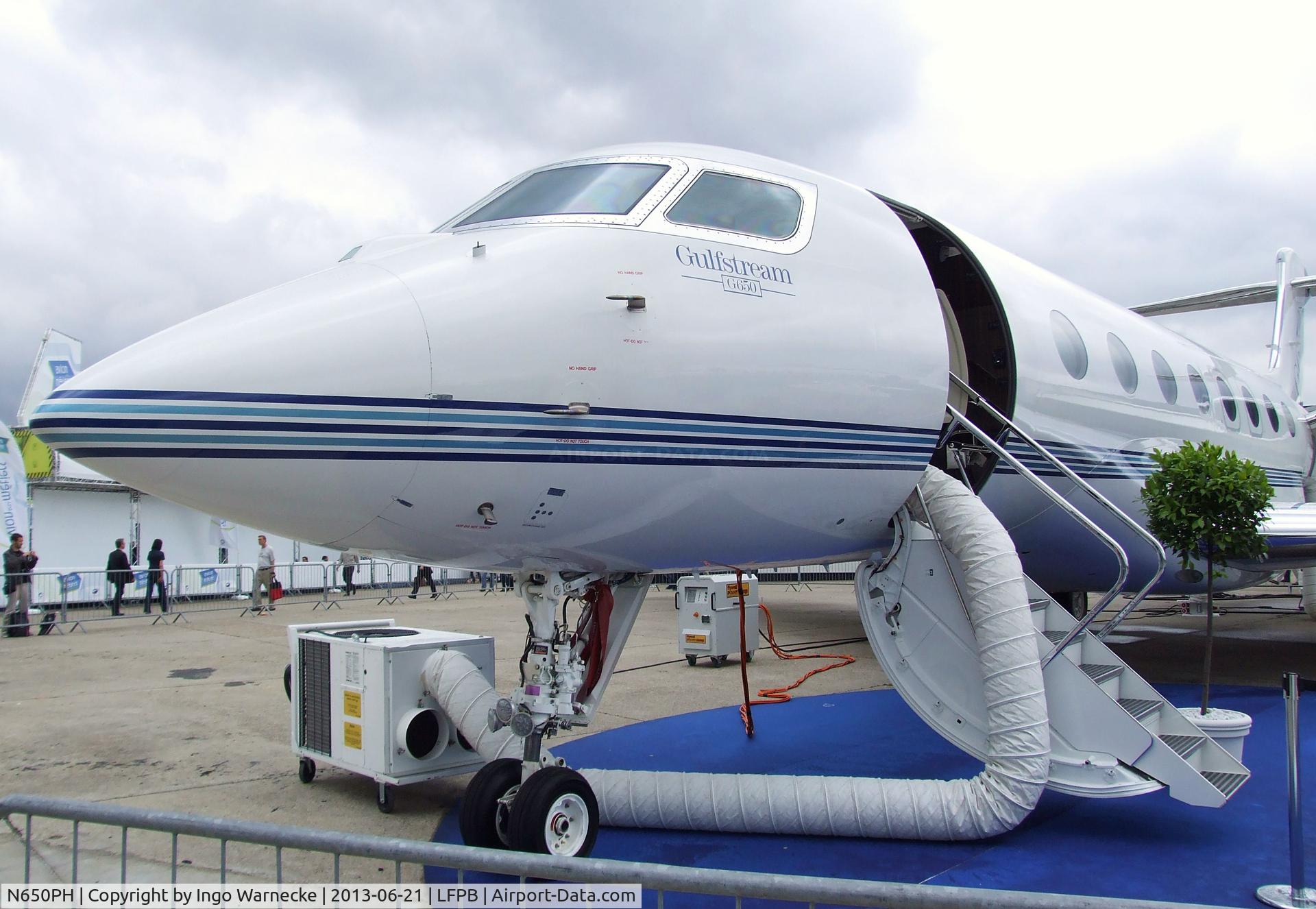 N650PH, 2011 Gulfstream Aerospace G650 (G-VI) C/N 6013, Gulfstream G650 at the Aerosalon 2013, Paris