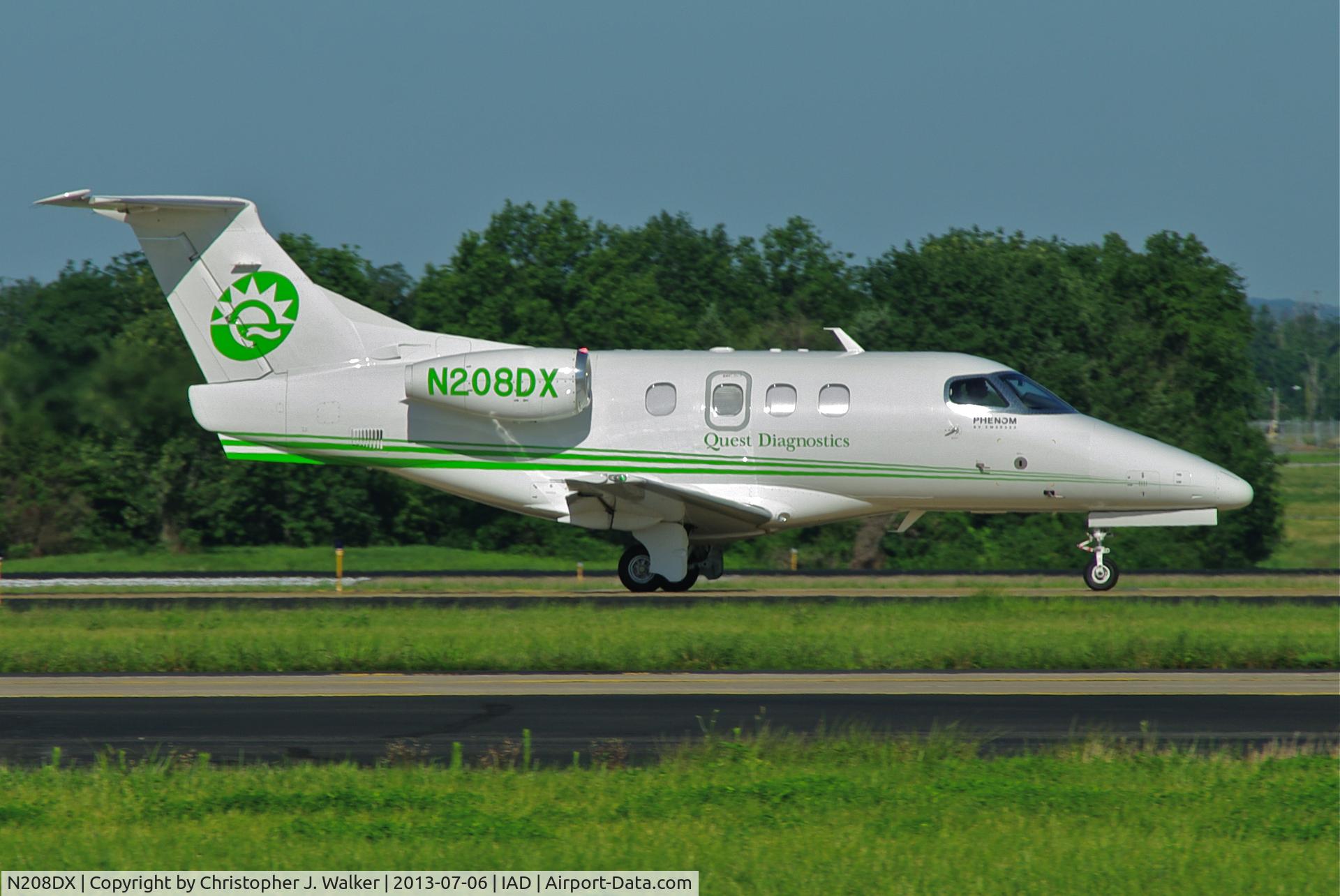N208DX, 2010 Embraer EMB-500 Phenom 100 C/N 50000097, Taxiing at Dulles.