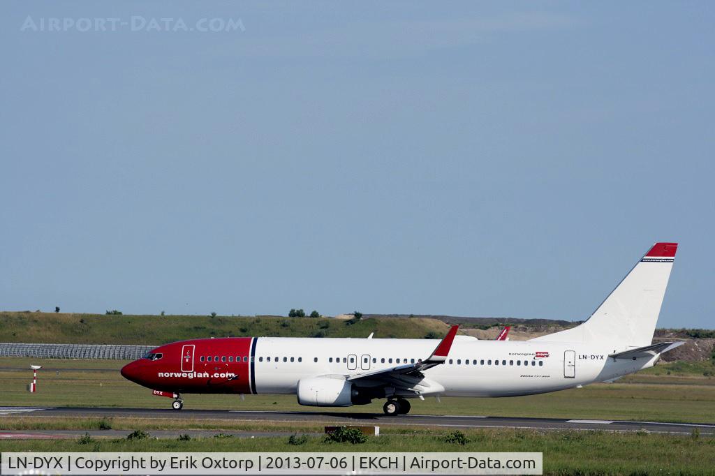 LN-DYX, 2012 Boeing 737-8JP C/N 39011, LN-DYX just arrived on rw 04L