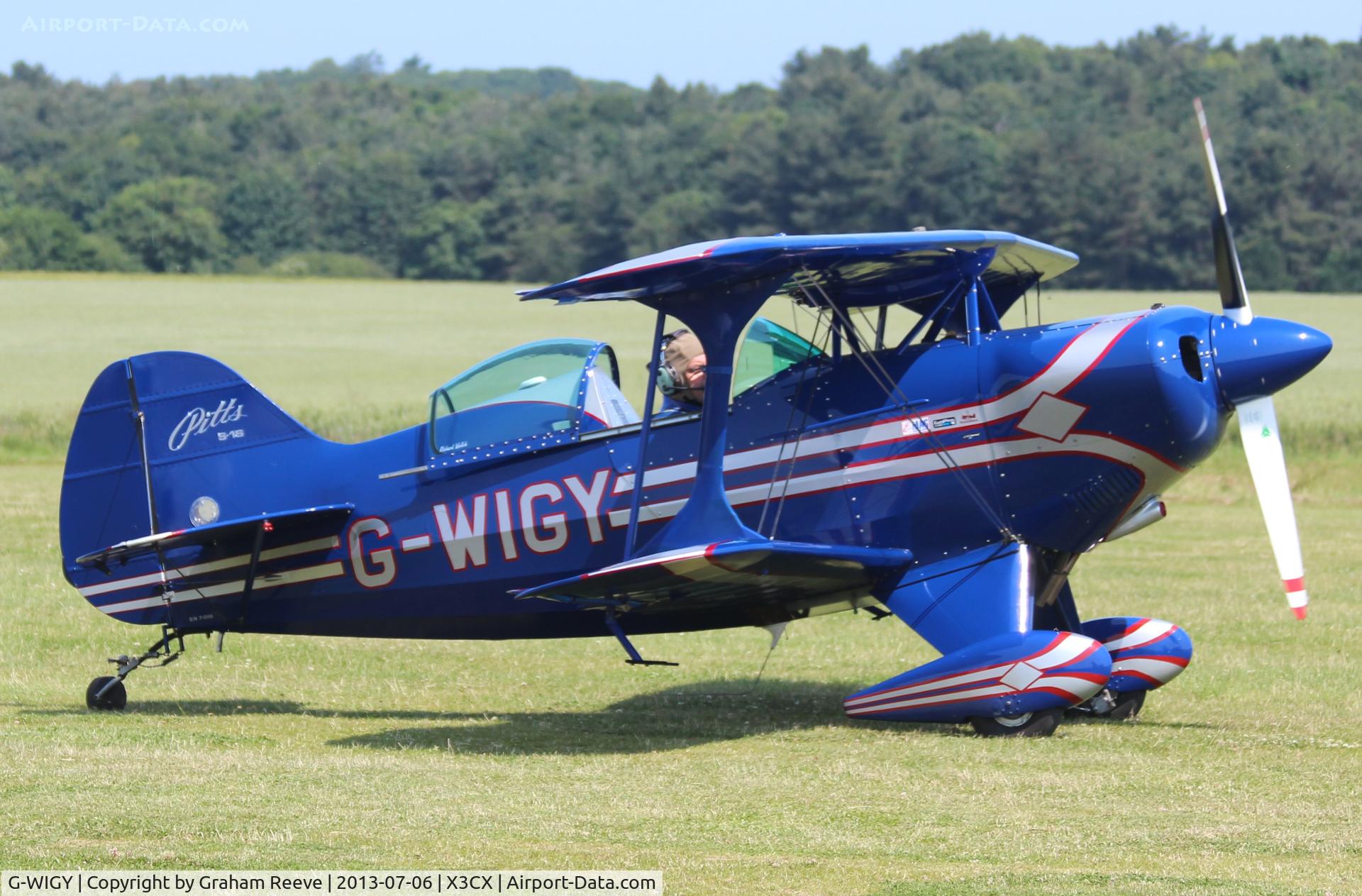 G-WIGY, 1991 Pitts S-1S Special C/N 7-0115, Just landed at Northrepps.