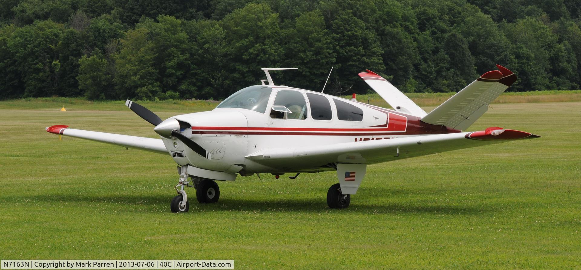N7163N, 1968 Beech V35A Bonanza C/N D-8689, Watervliet, Michigan Fly-In