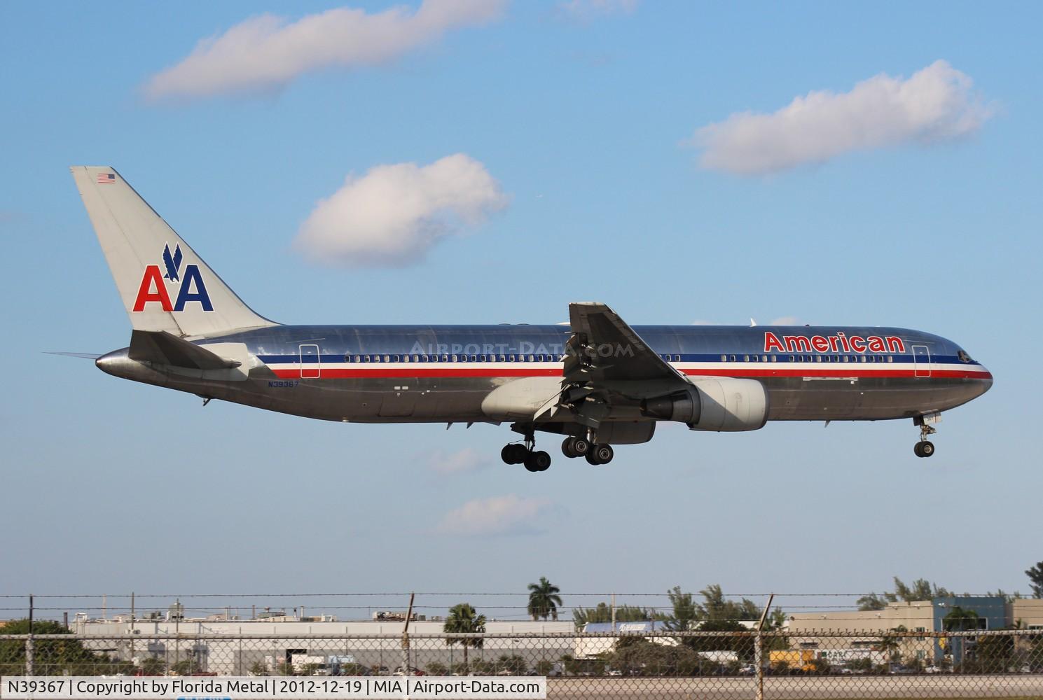 N39367, 1991 Boeing 767-323 C/N 25194, American 767-300