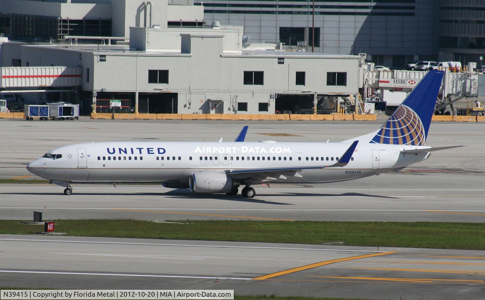 N39415, 2008 Boeing 737-924/ER C/N 32826, United 737-900