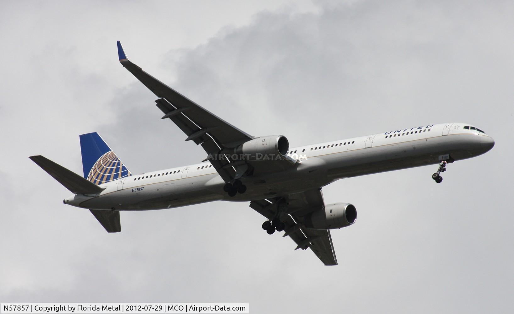 N57857, 2004 Boeing 757-324 C/N 32816, United 757-300