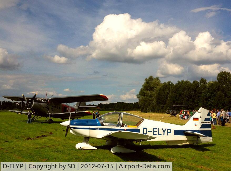 D-ELYP, 1978 Robin R-2160D Acrobin Alpha Sport C/N 138, Glider field Salgittersee airshow, AN2 in the back