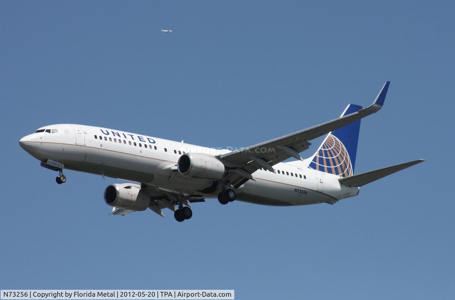 N73256, 2000 Boeing 737-824 C/N 30611, United 737-800