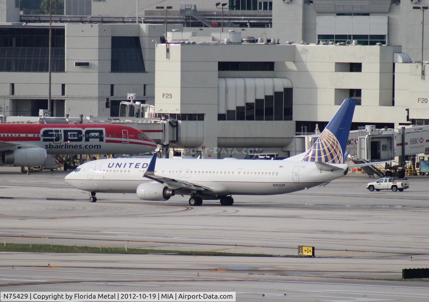 N75429, 2008 Boeing 737-924/ER C/N 30130, United 737-900