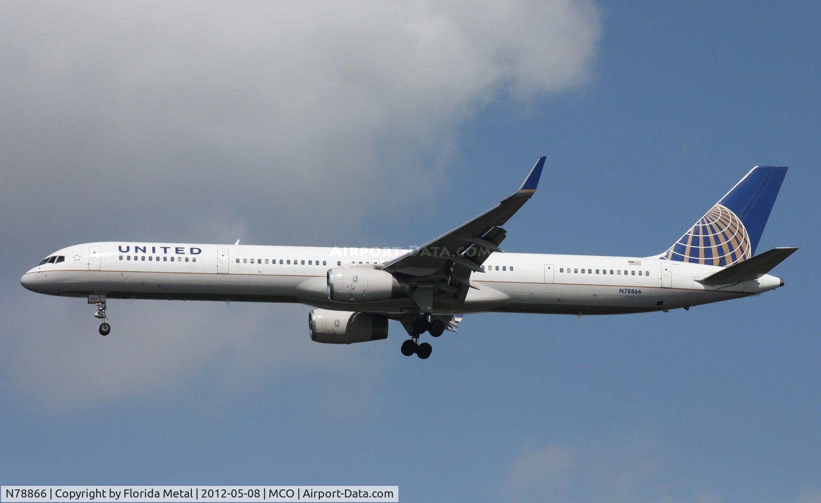 N78866, 2002 Boeing 757-33N C/N 32591, United 757-300