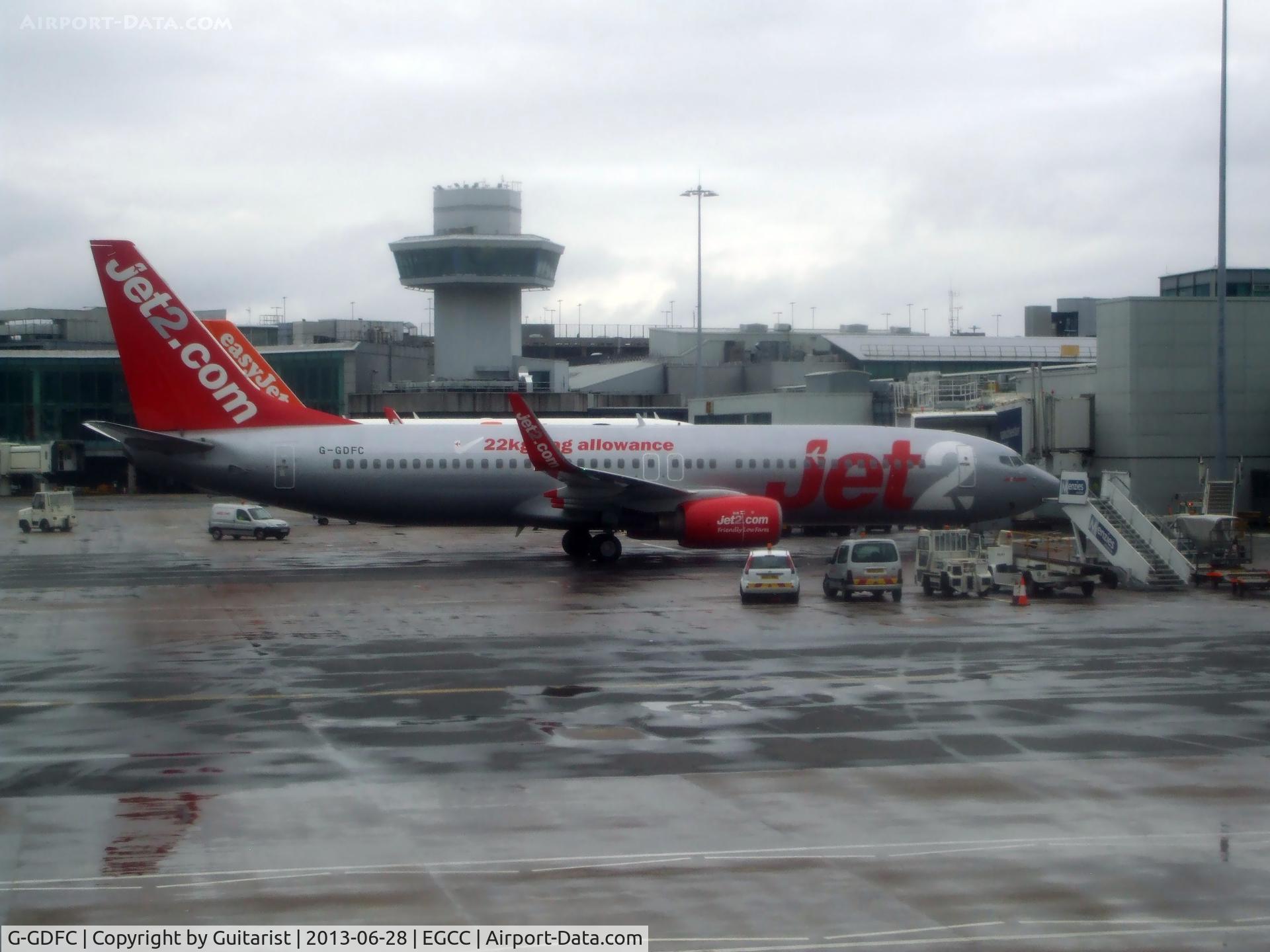 G-GDFC, 1998 Boeing 737-8K2 C/N 28375, Manchester and rain again