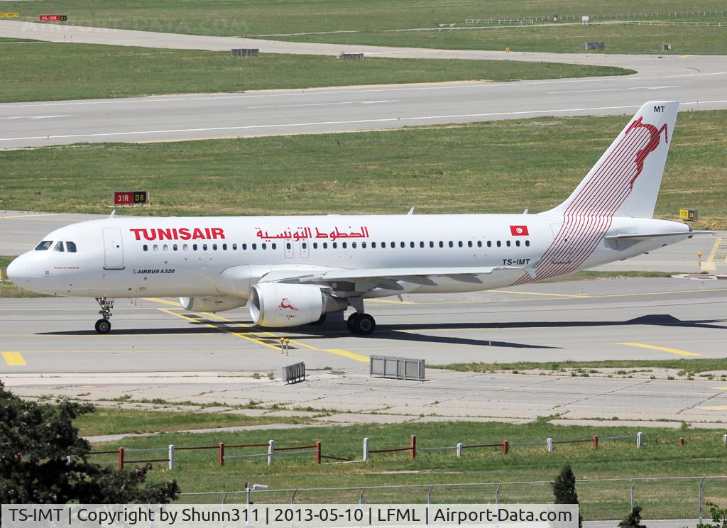TS-IMT, 2012 Airbus A320-214 C/N 5204, Lining up rwy 31R for departure...