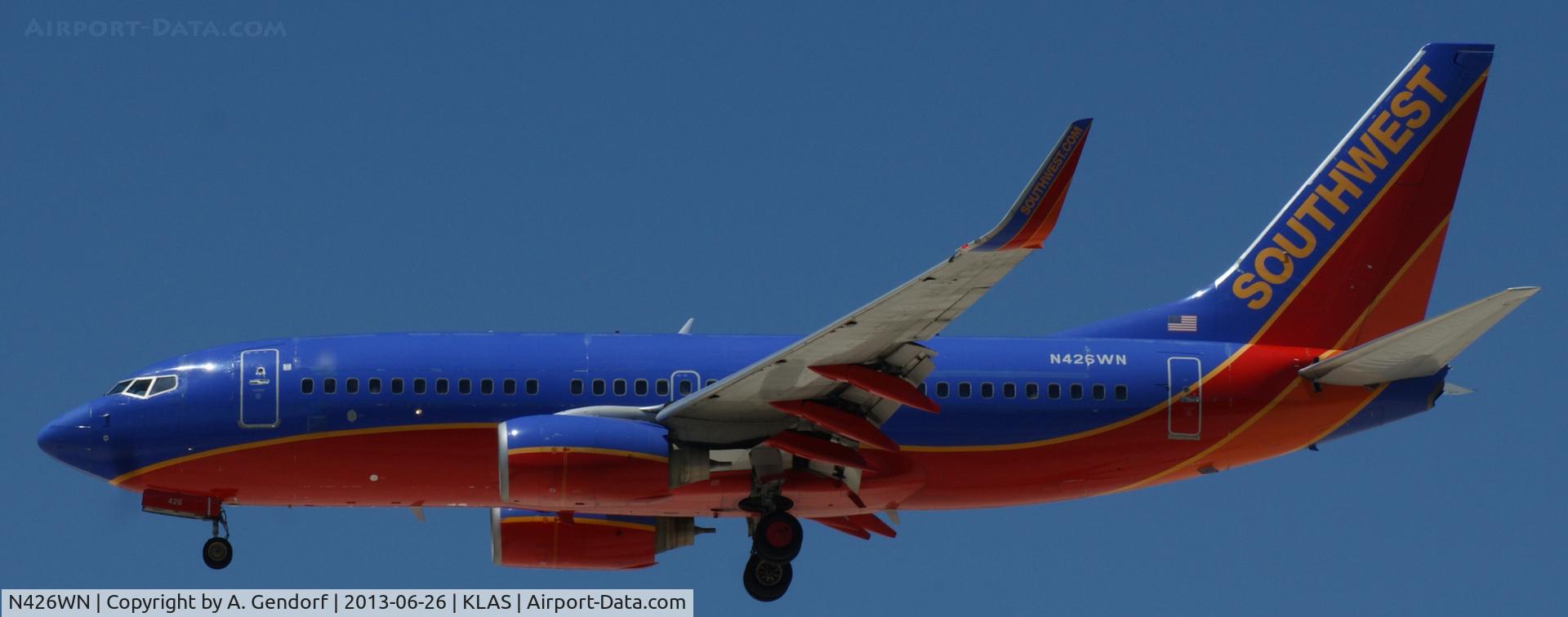 N426WN, 2002 Boeing 737-7H4 C/N 29830, Southwest Airlines, seen here approaching Las Vegas Int´l (KLAS)