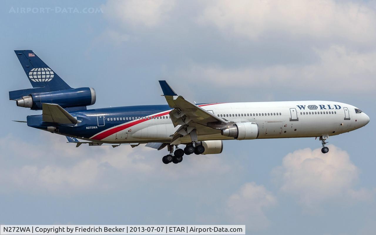 N272WA, 1992 McDonnell Douglas MD-11 C/N 48437, on final RW09