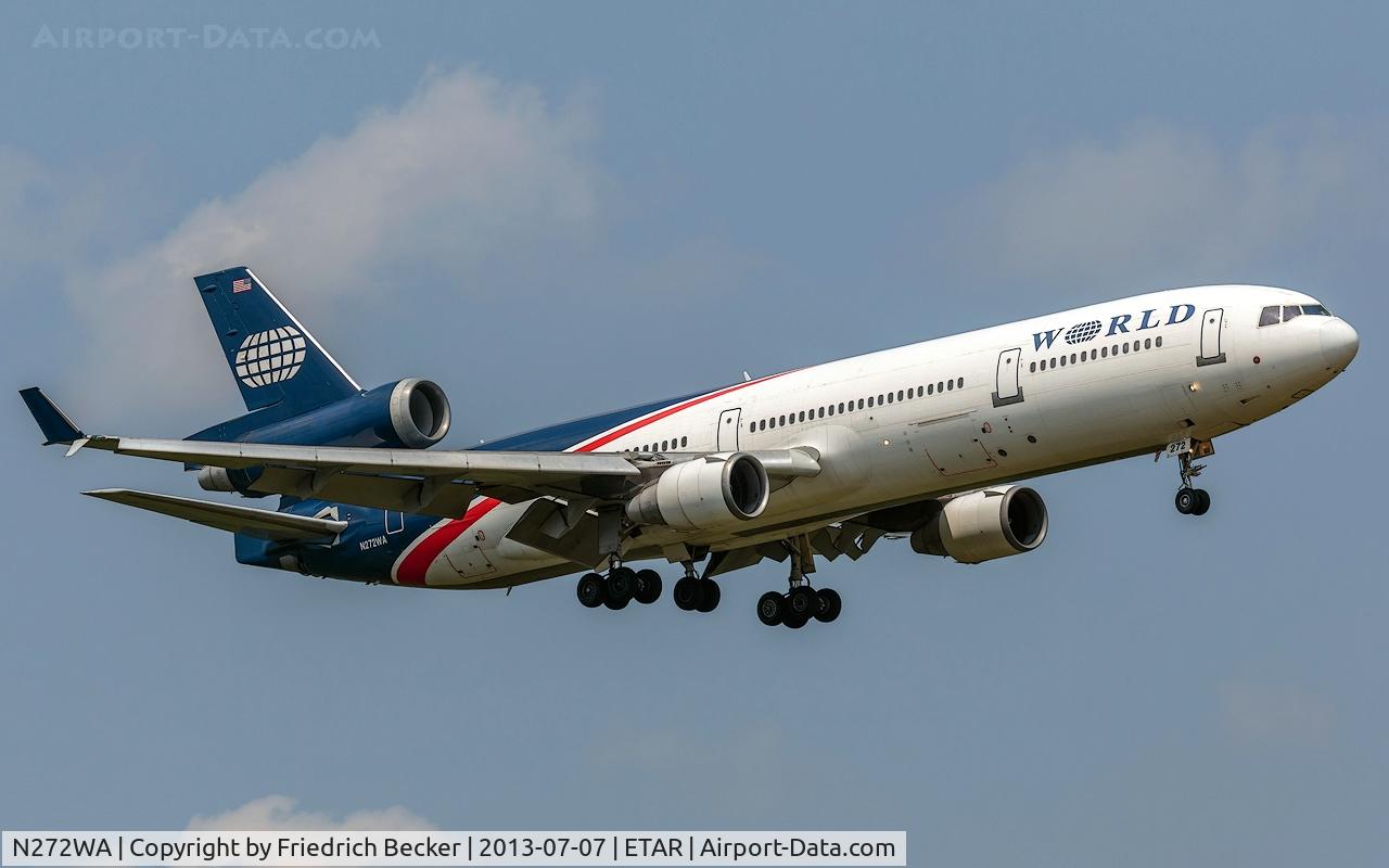 N272WA, 1992 McDonnell Douglas MD-11 C/N 48437, on final RW09