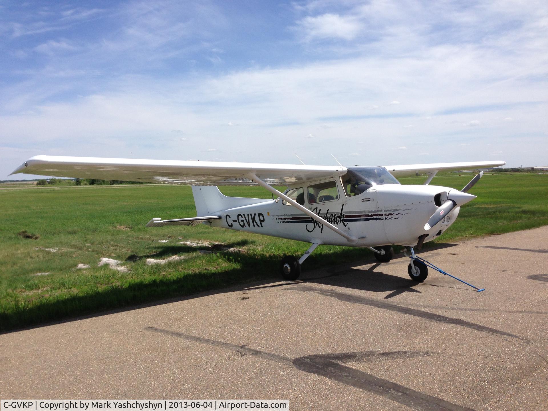C-GVKP, 1977 Cessna 172N C/N 17268569, Ready for grass