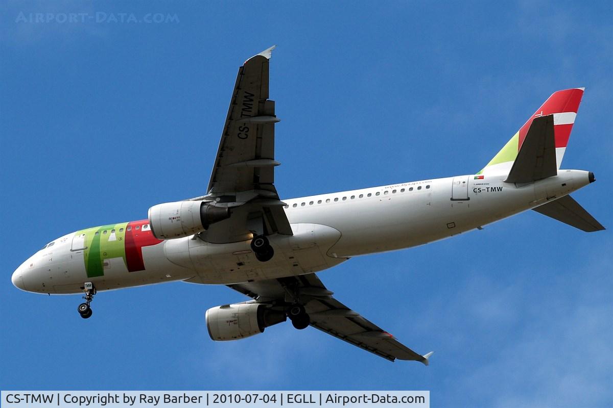 CS-TMW, 2001 Airbus A320-214 C/N 1667, Airbus A320-214 [1667] (TAP Air Portugal) Home~G 04/07/2010. On approach 27R.