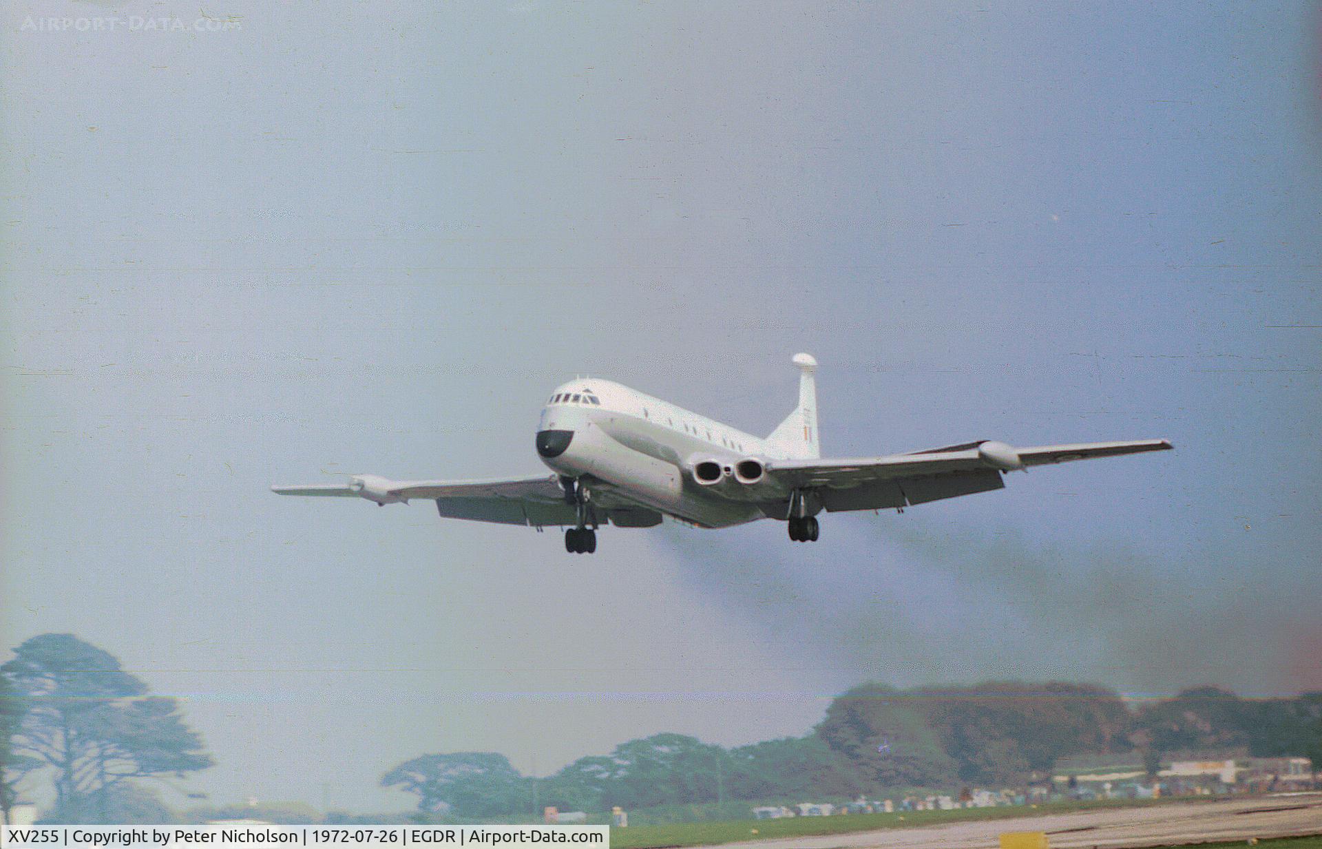 XV255, Hawker Siddeley Nimrod MR.1 C/N 8030, Nimrod MR.1 of 42 Squadron in action at the 1972 RNAS Culdrose Airshow.