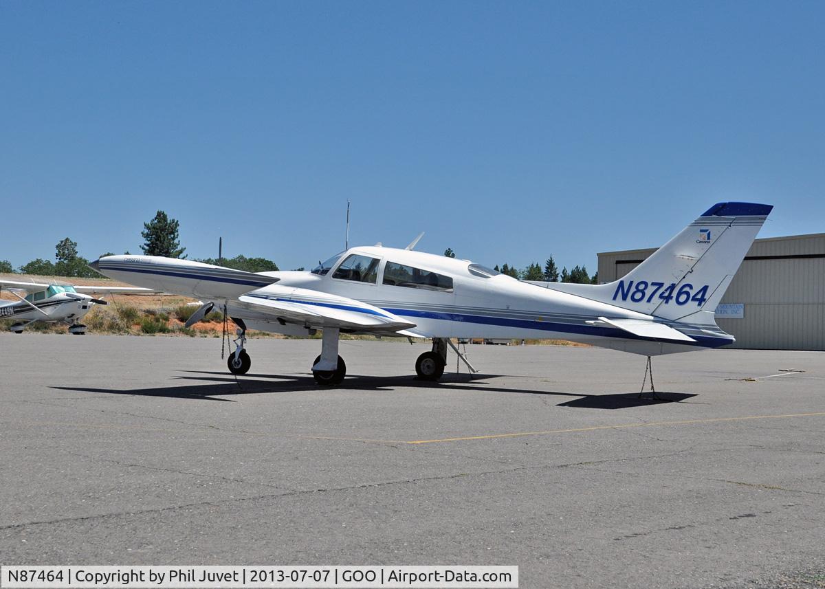 N87464, 1975 Cessna 310R C/N 310R0576, Parked at Nevada County Airport, Grass Valley, CA.