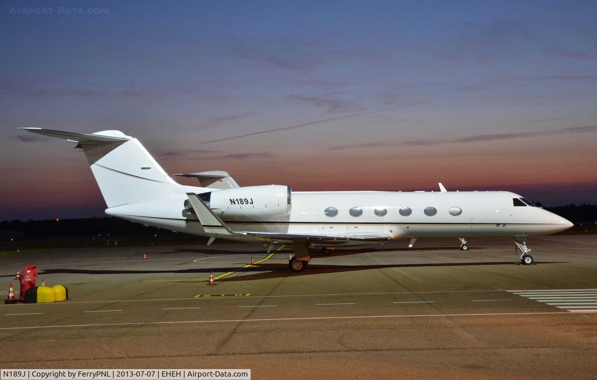 N189J, Gulfstream Aerospace G-IV C/N 1068, Night stop at EIN.