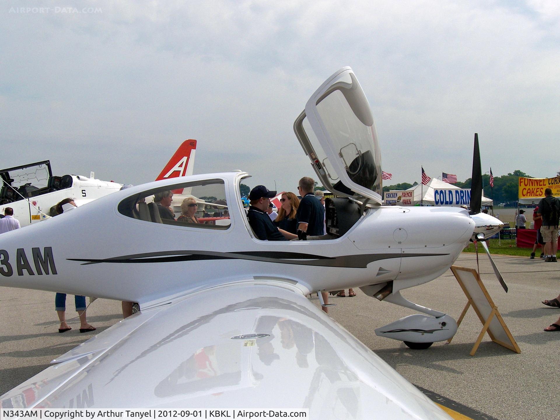 N343AM, 2007 Diamond DA-40 Diamond Star C/N 40.822, On display @ 2012 Cleveland International Air Show