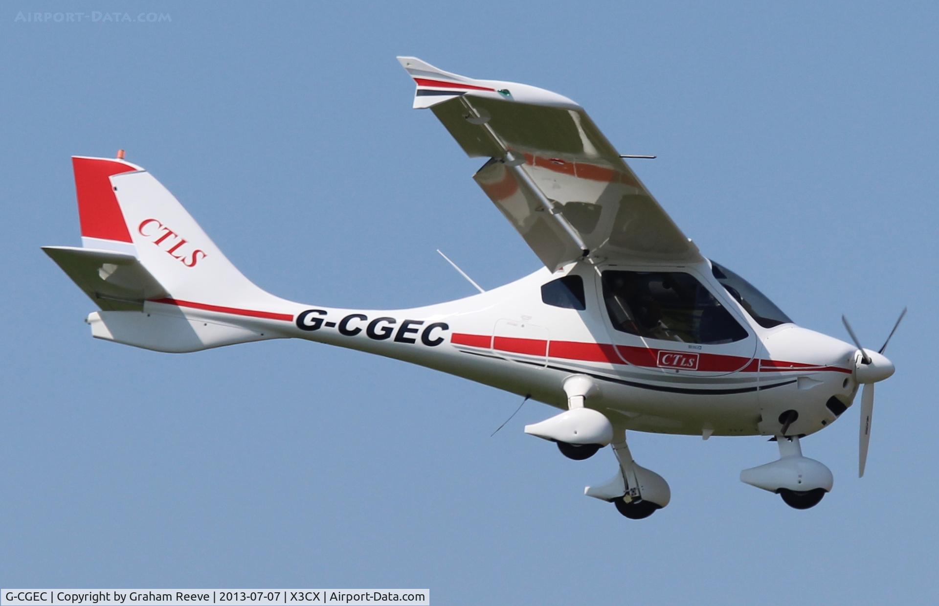 G-CGEC, 2009 Flight Design CTLS C/N F-09-02-12, About to land at Northrepps.