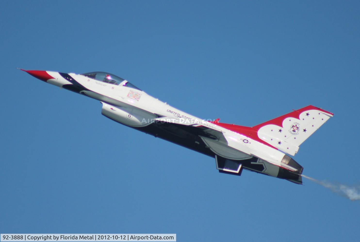 92-3888, General Dynamics F-16CJ Fighting Falcon C/N CC-130, Thunderbirds over Daytona Beach