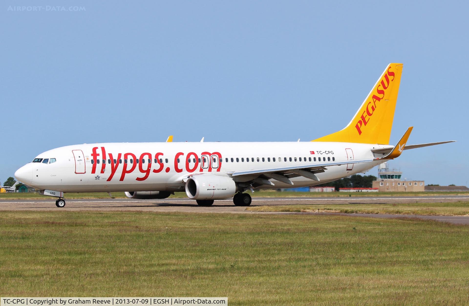 TC-CPG, 2012 Boeing 737-82R C/N 40880, About to depart from Norwich.
