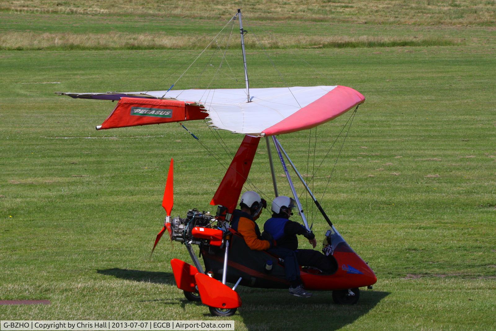 G-BZHO, 2000 Pegasus Quantum 15 C/N 7658, at the Barton open day and fly in