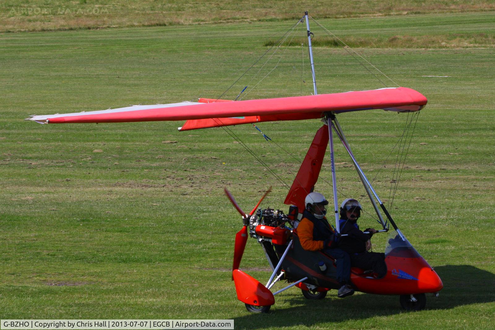 G-BZHO, 2000 Pegasus Quantum 15 C/N 7658, at the Barton open day and fly in
