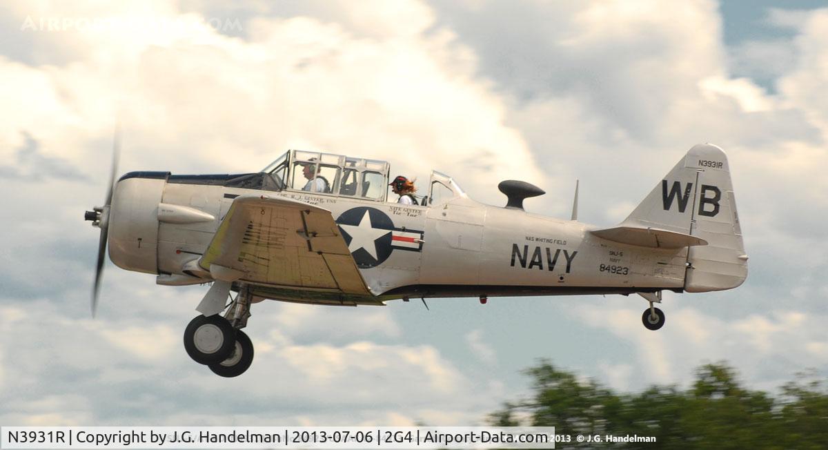 N3931R, North American AT-6B Texan C/N 84-923, Take off at Garrett County Airport MD