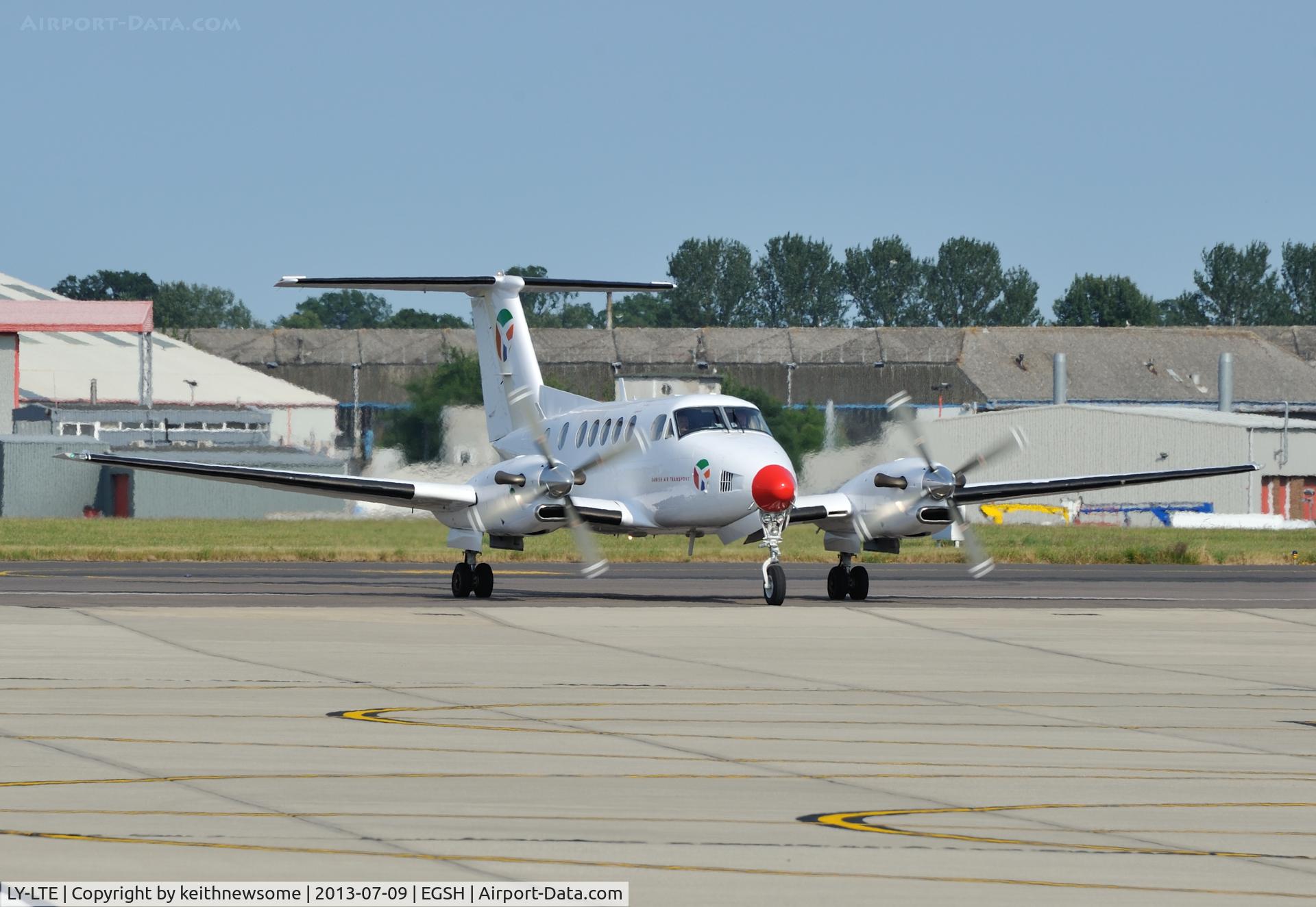 LY-LTE, 1990 Beech 300 C/N FA-206, Nice arrival !
