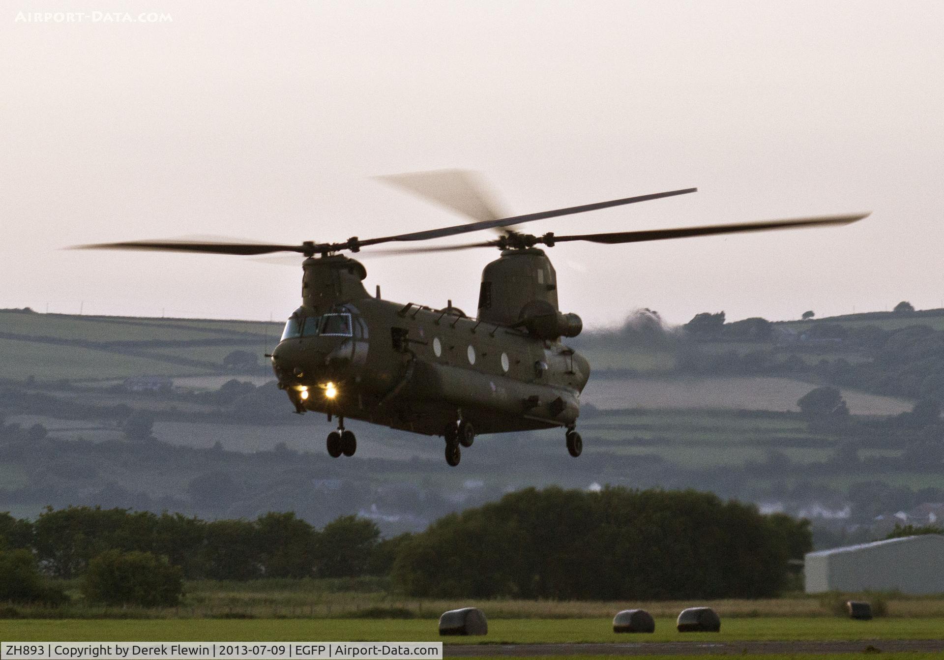 ZH893, Boeing Vertol Chinook HC.2A C/N M4456, Chinook HC.2A, Runway 22 prior to letting down.