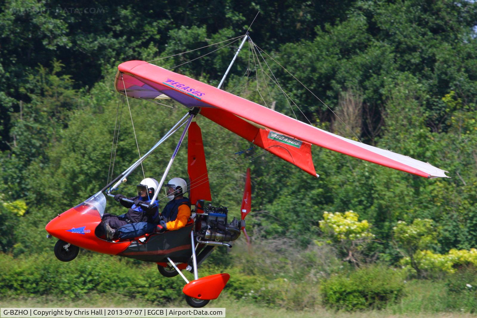 G-BZHO, 2000 Pegasus Quantum 15 C/N 7658, at the Barton open day and fly in
