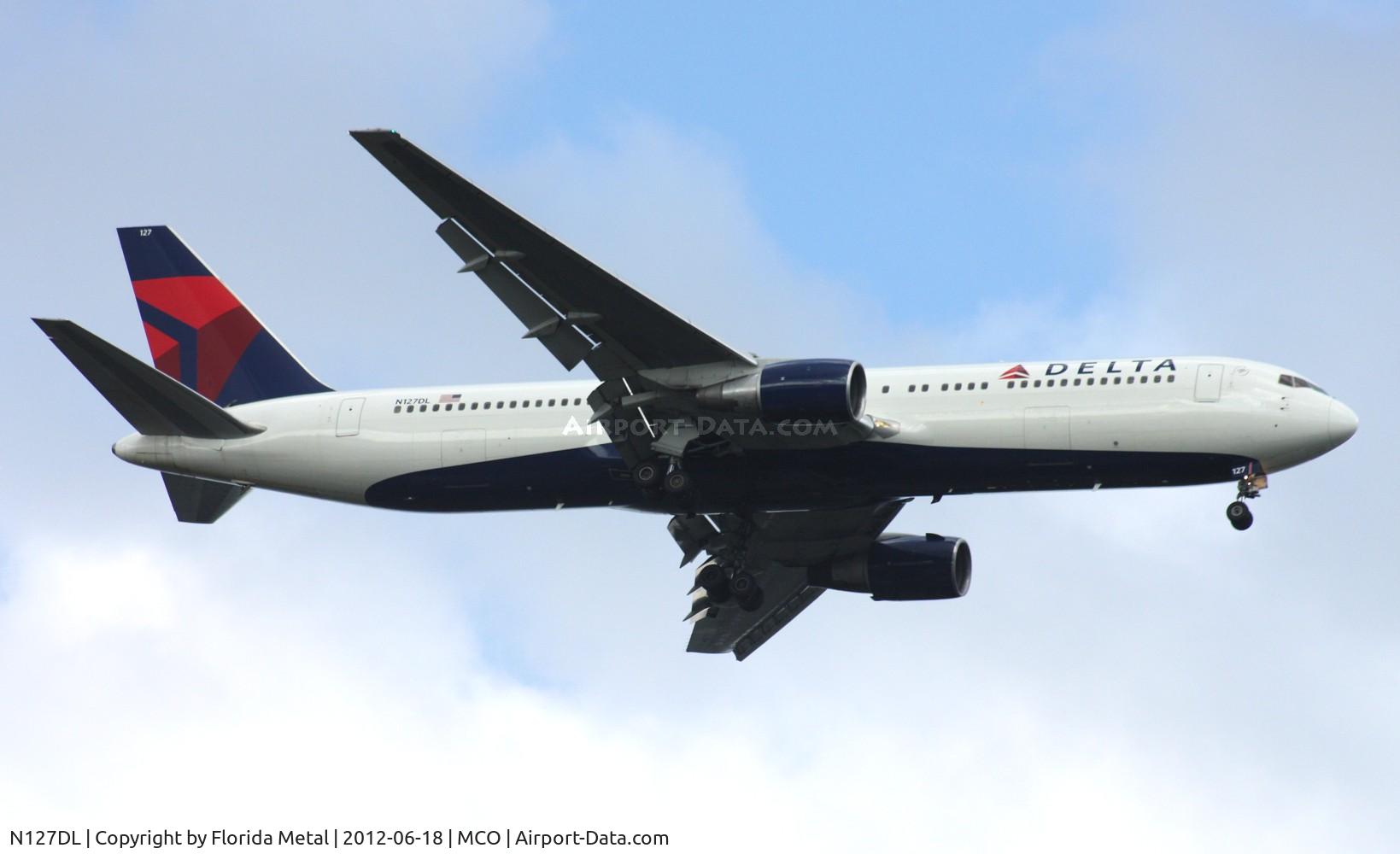 N127DL, 1988 Boeing 767-332 C/N 24077, Delta 767-300