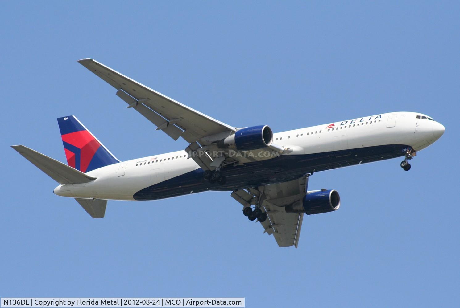 N136DL, 1991 Boeing 767-332 C/N 25146, Delta 767-300