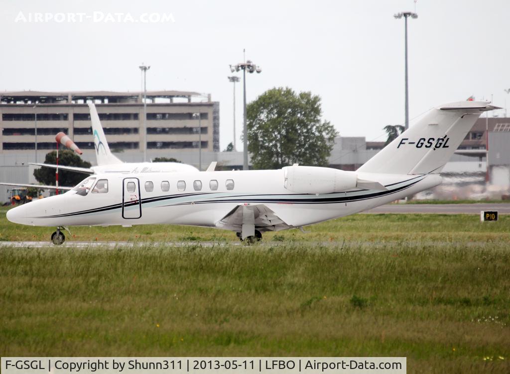 F-GSGL, 2007 Cessna 525B CitationJet CJ3 C/N 525B-0178, Lining up rwy 32R for departure...