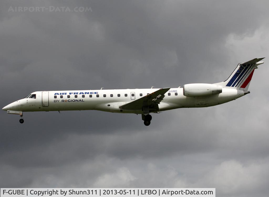 F-GUBE, 2002 Embraer ERJ-145LR (EMB-145LR) C/N 145668, Landing rwy 32L withnew Regional titles...