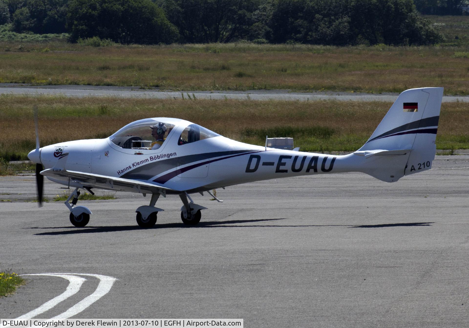 D-EUAU, Aquila A210 (AT01) C/N AT01-230, Visiting Aquila A210.