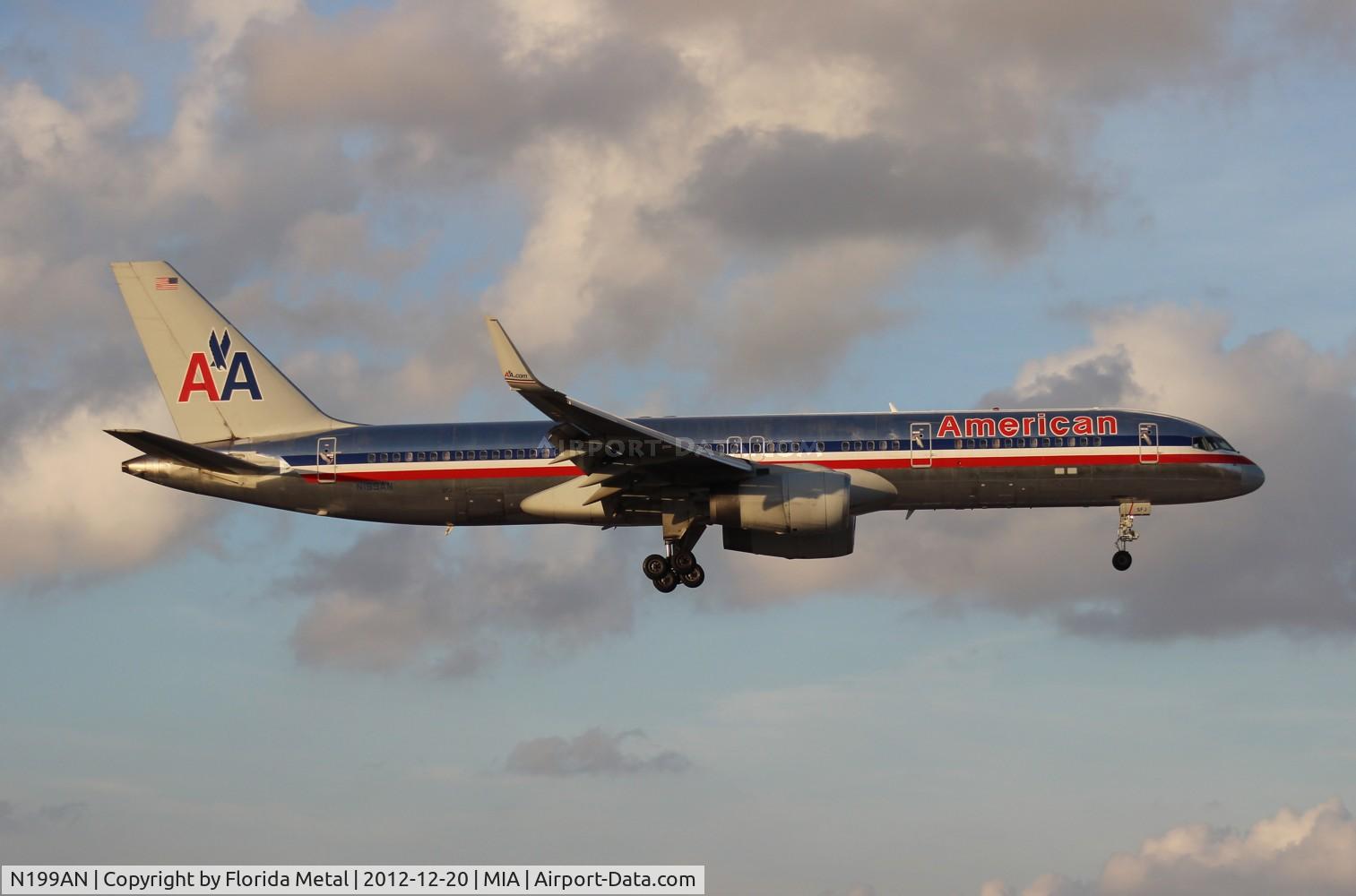 N199AN, 2001 Boeing 757-223 C/N 32393, American 757