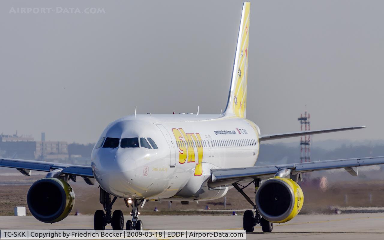 TC-SKK, 1990 Airbus A320-211 C/N 148, line up for departure from RW18W